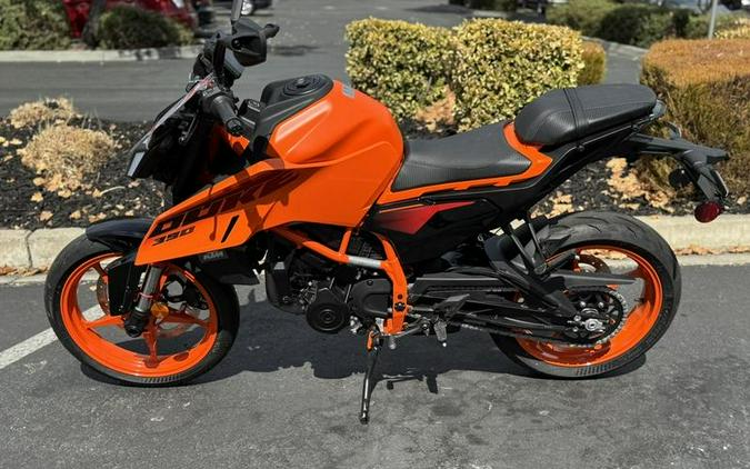 2025 KTM 390 Duke