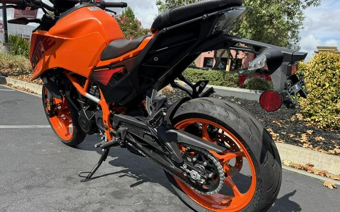 2025 KTM 390 Duke