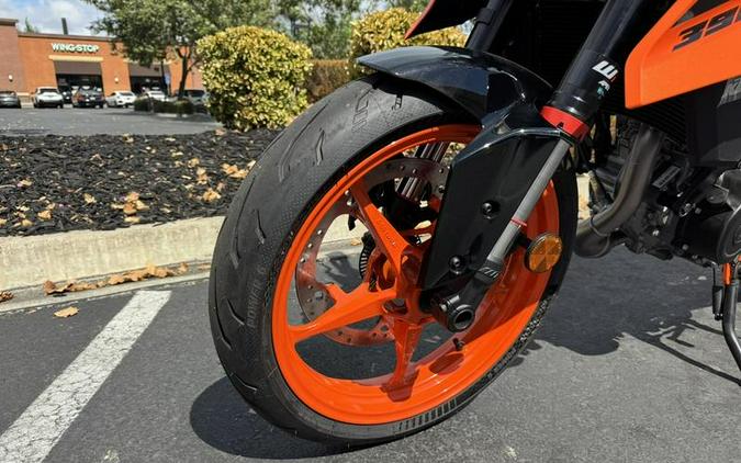 2025 KTM 390 Duke