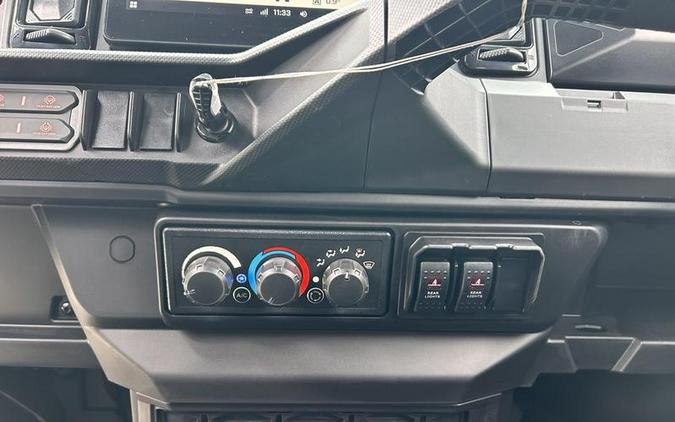 2026 Can-Am® Defender MAX Limited HD11