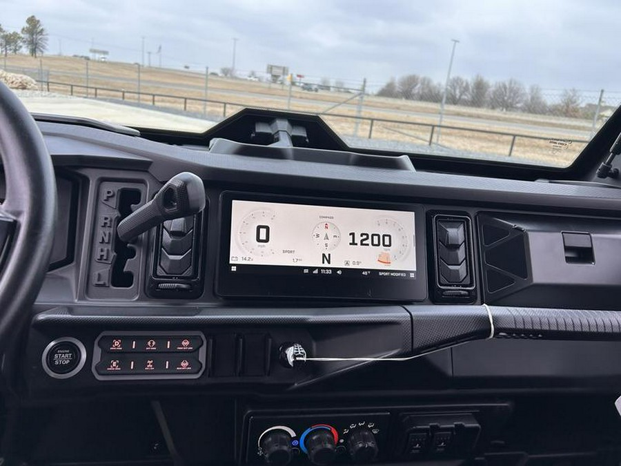 2026 Can-Am® Defender MAX Limited HD11