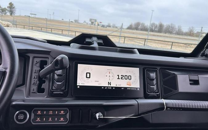 2026 Can-Am® Defender MAX Limited HD11