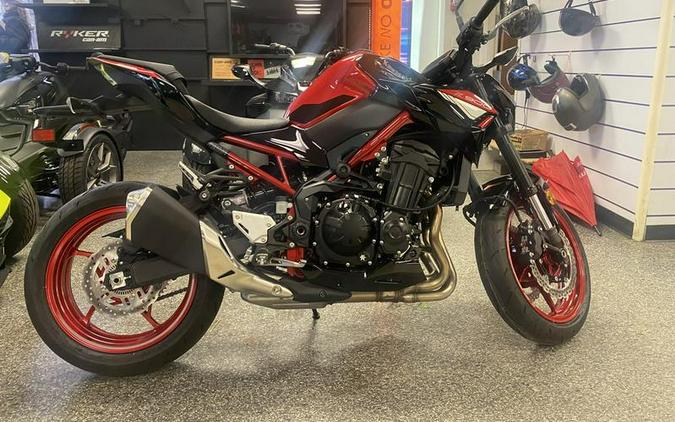 2024 Kawasaki Z900 ABS Candy Persimmon Red/Ebony