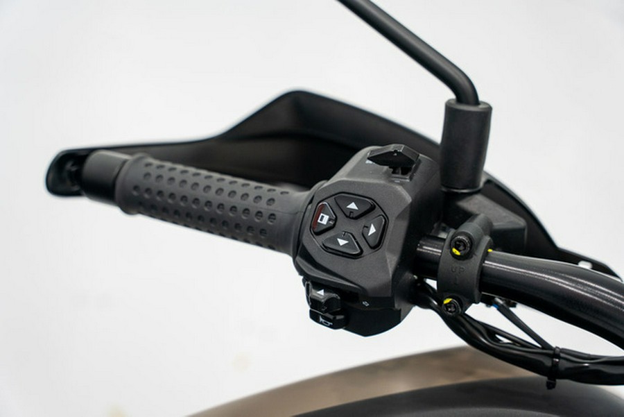 2025 Moto Guzzi V85 TT Travel