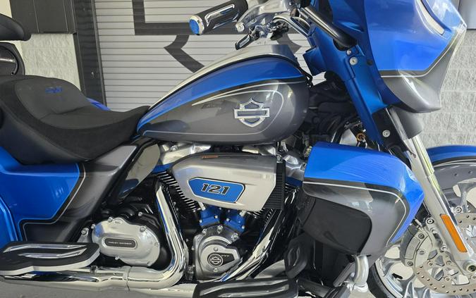 2026 Harley-Davidson® CVO Street Glide 3 Limited Electric Coast CVO Two-Tone