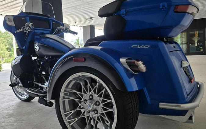 2026 Harley-Davidson® CVO Street Glide 3 Limited Electric Coast CVO Two-Tone