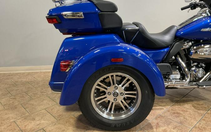 2024 Harley-Davidson® Tri Glide® Ultra Blue Burst FLHTCUTG