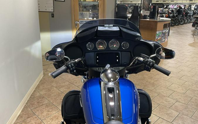 2024 Harley-Davidson® Tri Glide® Ultra Blue Burst FLHTCUTG