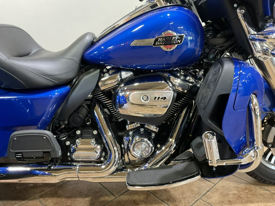 2024 Harley-Davidson® Tri Glide® Ultra Blue Burst FLHTCUTG