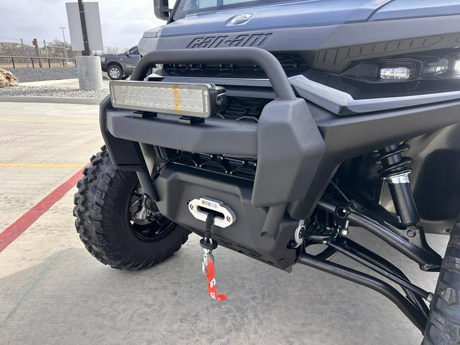 2026 Can-Am® Defender MAX XT CAB HD11 With 10.25 in.display