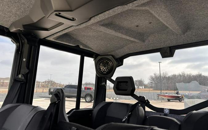 2026 Can-Am® Defender MAX XT CAB HD11 With 10.25 in.display