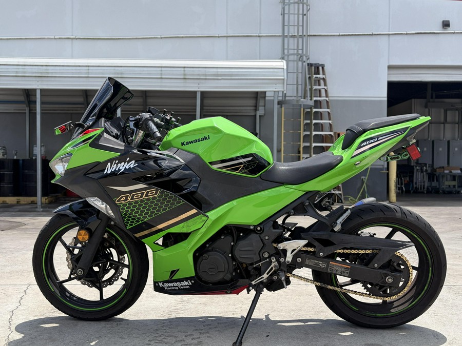 2020 Kawasaki Ninja 400 Base