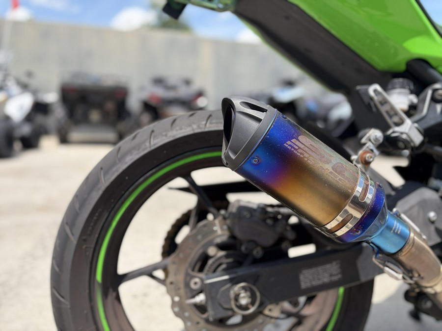 2020 Kawasaki Ninja 400 Base