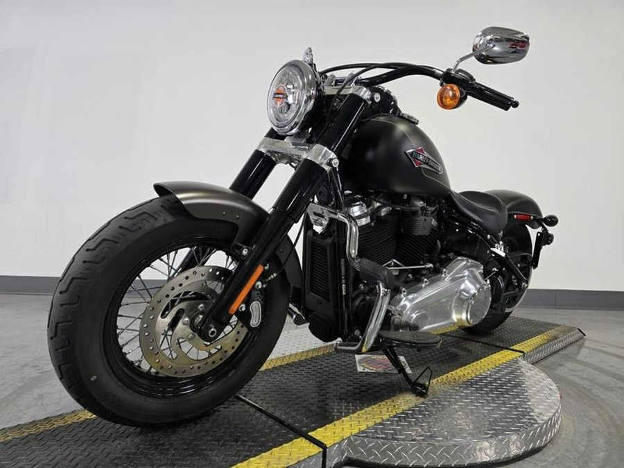 2021 Harley-Davidson® FLSL - Softail Slim®