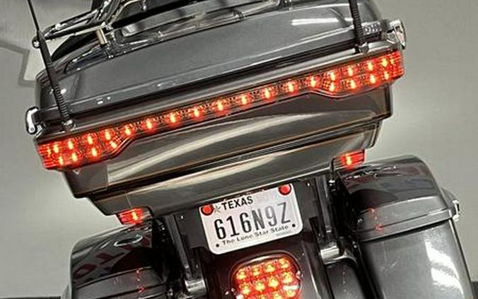 2016 Harley-Davidson® FLTRUSE - CVO™ Road Glide Ultra®
