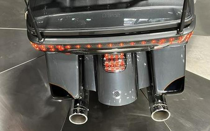 2016 Harley-Davidson® FLTRUSE - CVO™ Road Glide Ultra®