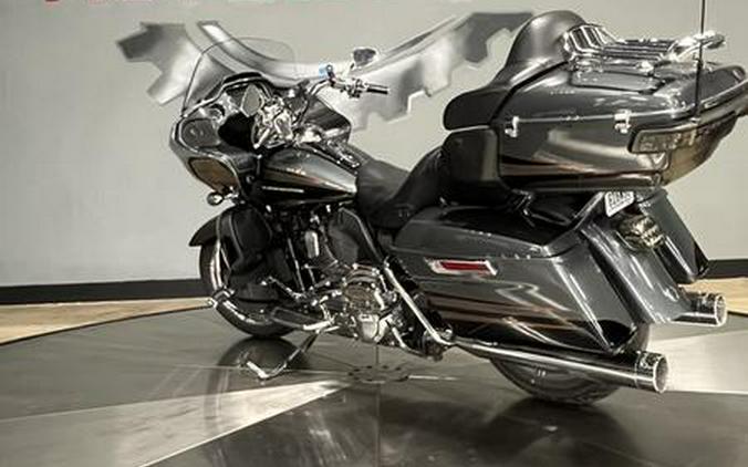 2016 Harley-Davidson® FLTRUSE - CVO™ Road Glide Ultra®