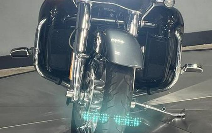2016 Harley-Davidson® FLTRUSE - CVO™ Road Glide Ultra®