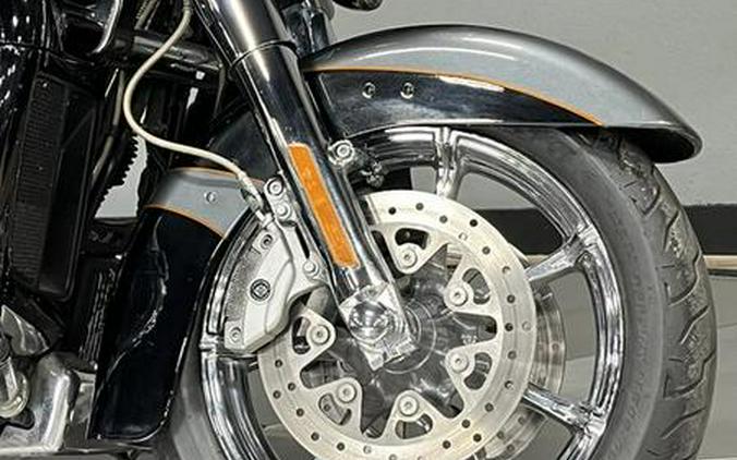 2016 Harley-Davidson® FLTRUSE - CVO™ Road Glide Ultra®