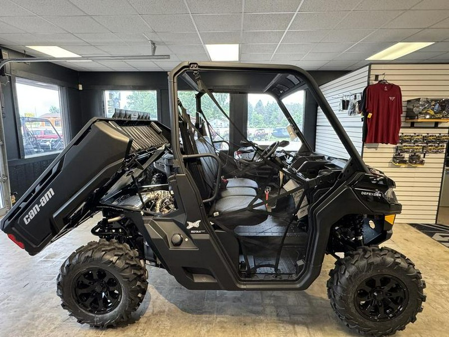 2025 Can-Am® Defender DPS HD10