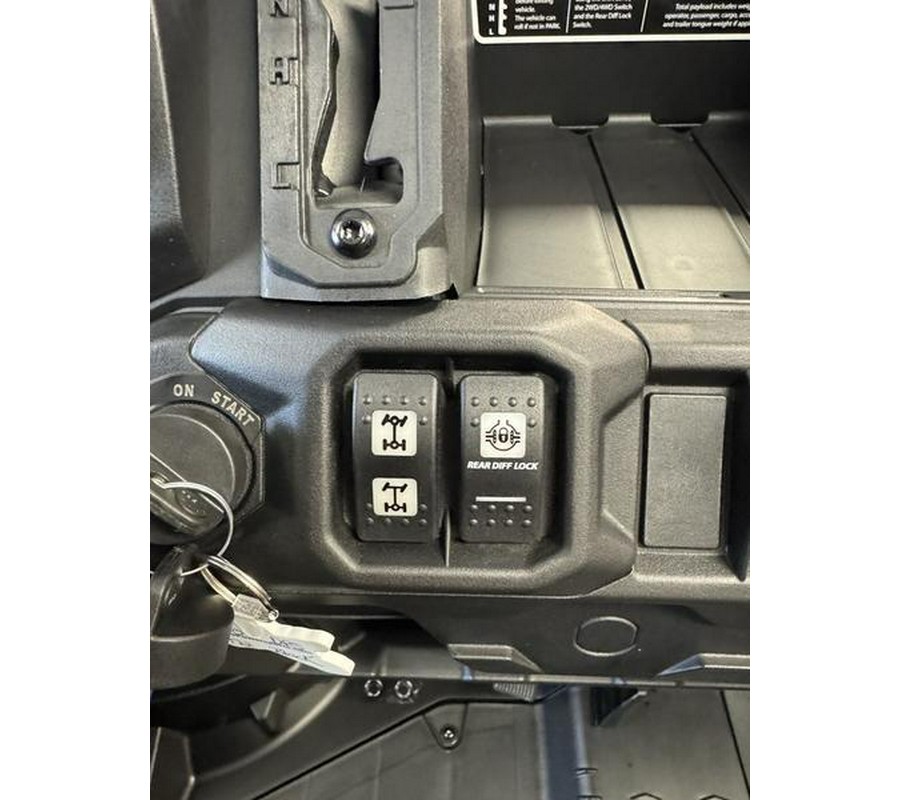 2025 Can-Am® Defender DPS HD10