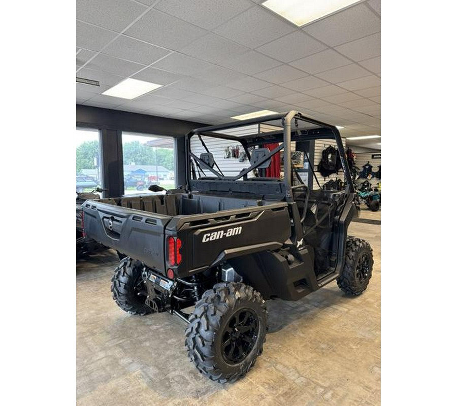 2025 Can-Am® Defender DPS HD10