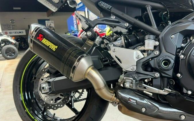 2024 Kawasaki Z900 ABS Metallic Spark Black/Metallic Matte Dark