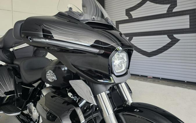2026 Harley-Davidson® Street Glide 3 Limited Vivid Black Chrome Trim