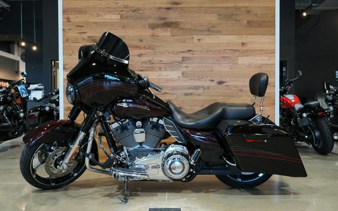 2011 Harley-Davidson Street Glide FLHXSE2 - CVO