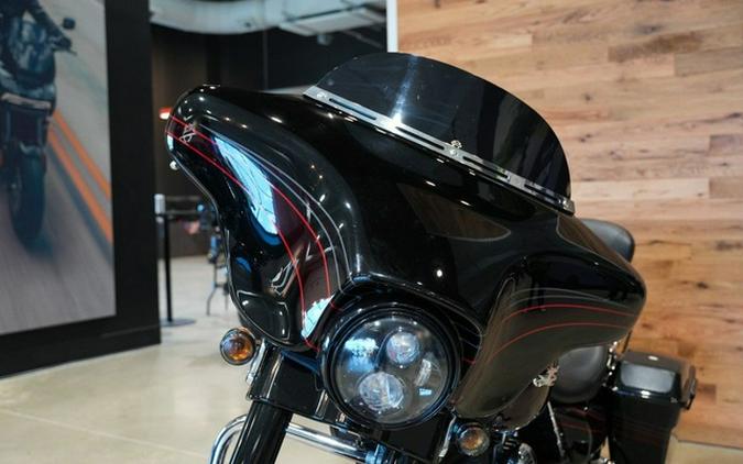 2011 Harley-Davidson Street Glide FLHXSE2 - CVO