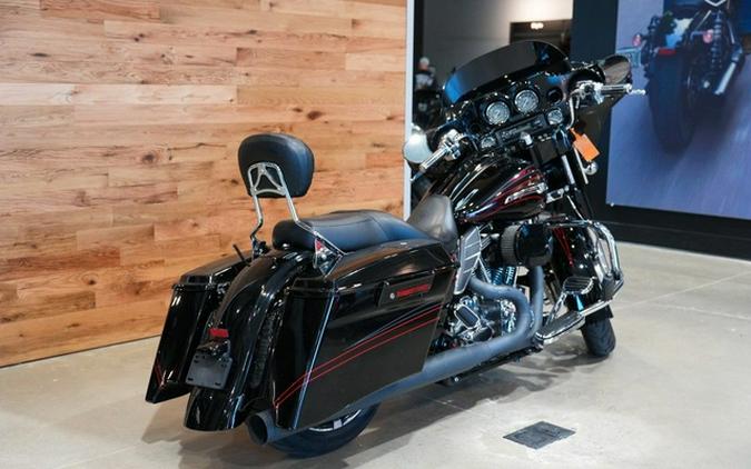 2011 Harley-Davidson Street Glide FLHXSE2 - CVO