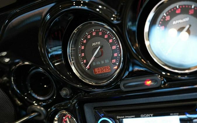 2011 Harley-Davidson Street Glide FLHXSE2 - CVO