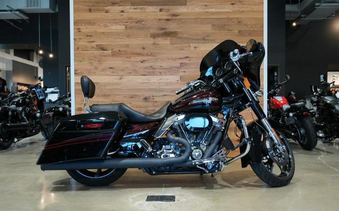 2011 Harley-Davidson Street Glide FLHXSE2 - CVO