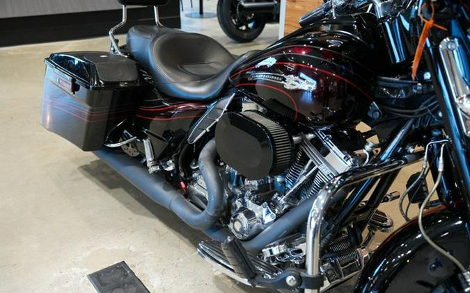 2011 Harley-Davidson Street Glide FLHXSE2 - CVO