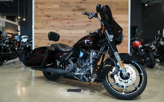2011 Harley-Davidson Street Glide FLHXSE2 - CVO