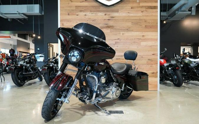 2011 Harley-Davidson Street Glide FLHXSE2 - CVO