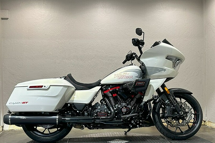 Harley-Davidson CVO™ Road Glide® ST 2024 FLTRXSTSE 84516391 GOLDEN WHT PRL