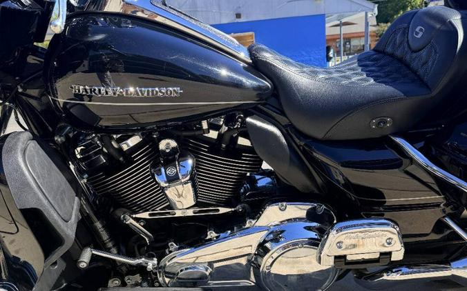 2017 Harley-Davidson Ultra Limited FLHTK