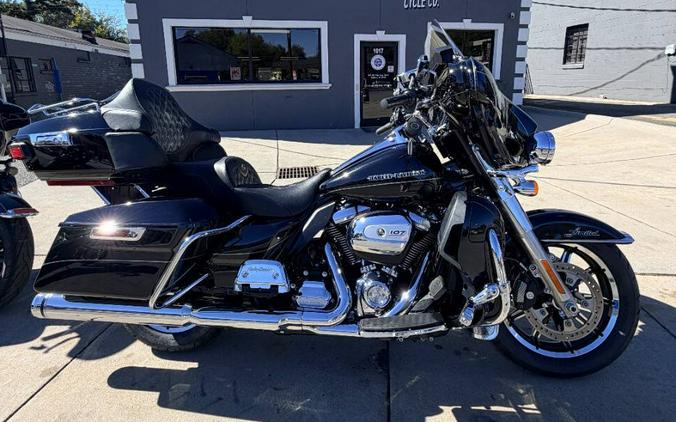 2017 Harley-Davidson Ultra Limited FLHTK
