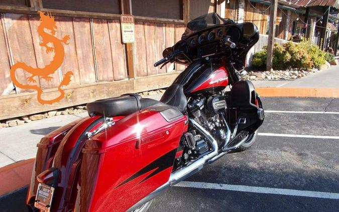 2017 Harley-Davidson® FLHXSE - CVO™ Street Glide®