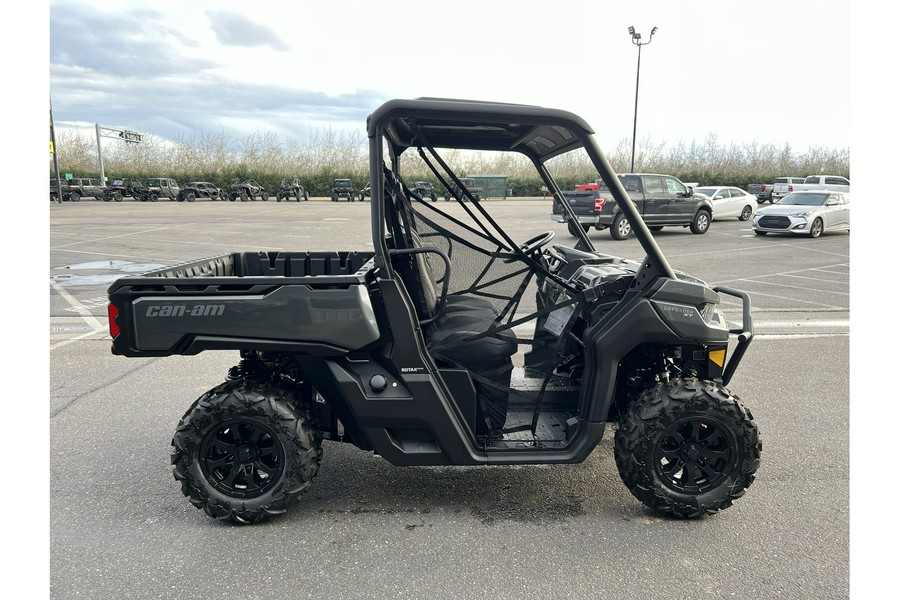 2024 Can-Am Defender XT HD7