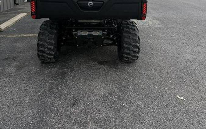 2026 Can-Am® Defender HD7