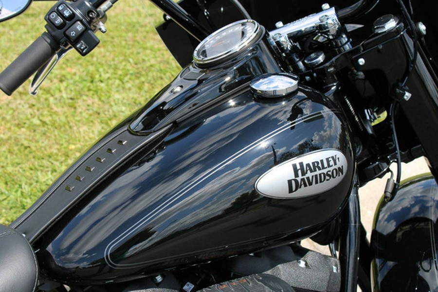 2024 Harley-Davidson Softail FLHCS - Heritage Classic