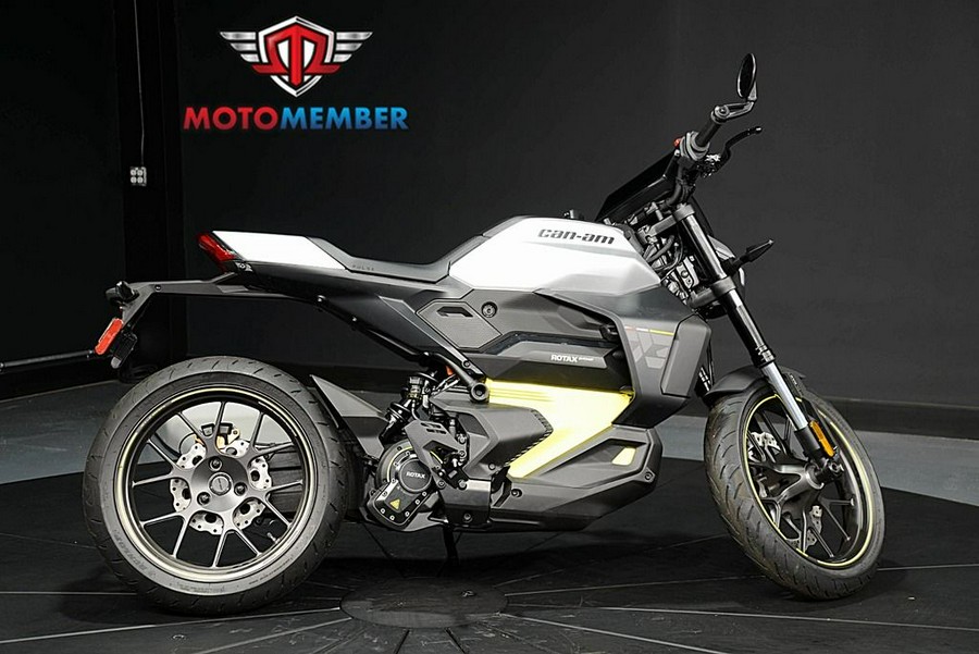 2025 Can-Am Pulse® 73