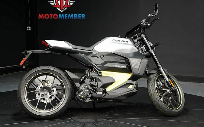 2025 Can-Am Pulse® 73