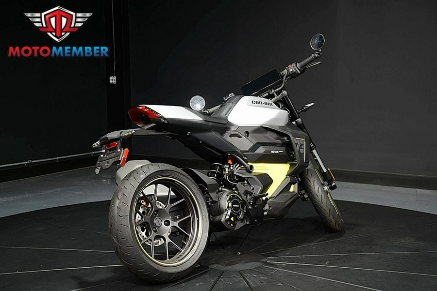 2025 Can-Am Pulse® 73