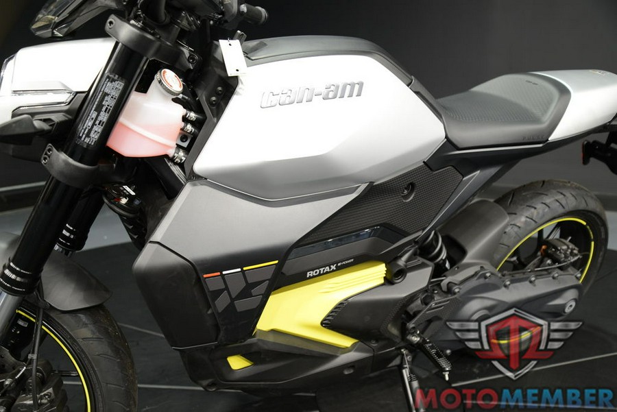 2025 Can-Am Pulse® 73