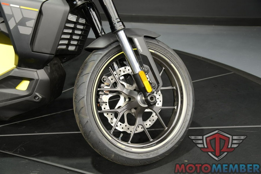 2025 Can-Am Pulse® 73