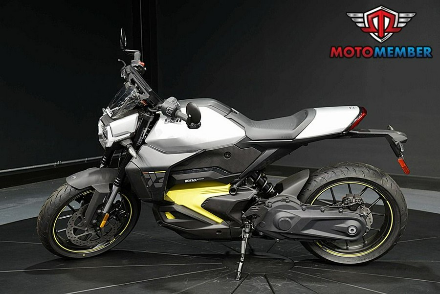 2025 Can-Am Pulse® 73