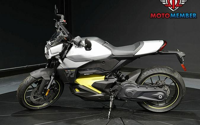 2025 Can-Am Pulse® 73